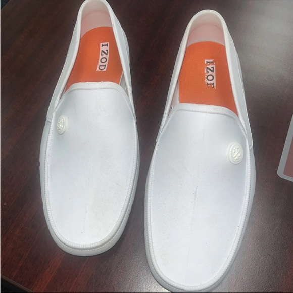 IZOD Men's White Slip-On Loafers - Picture 1 of 2